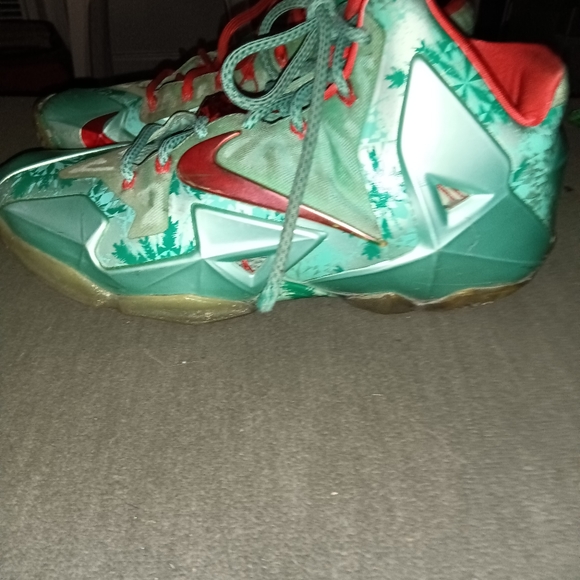 Shoes - Picture 5 of 5